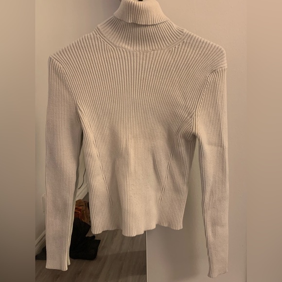 White turtleneck sweater - Picture 2 of 2